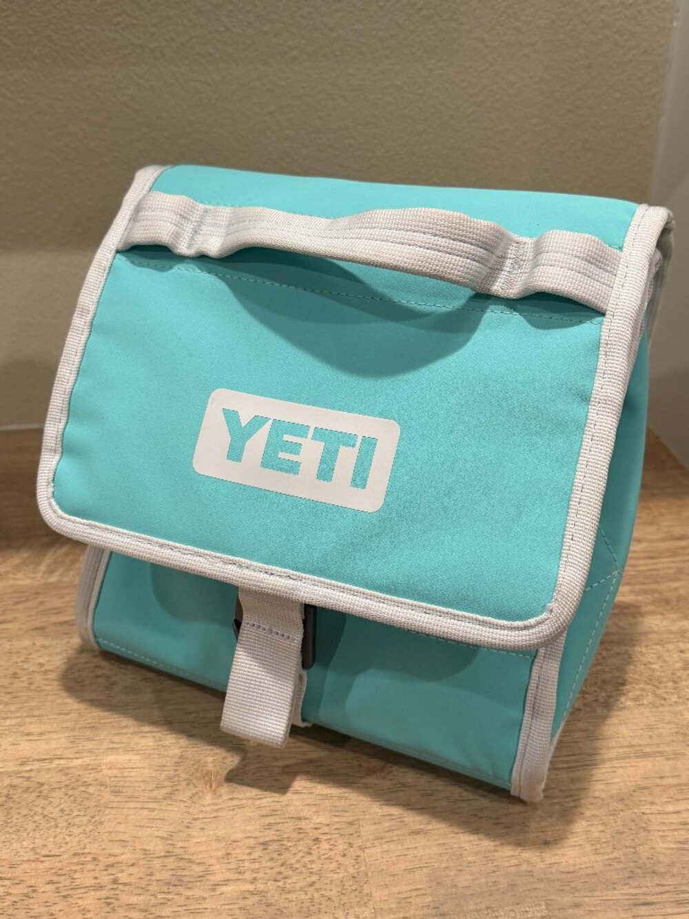 Yeti Daytrip Insulated Lunch Bag Aquifer Blue Soft Cooler Foldable